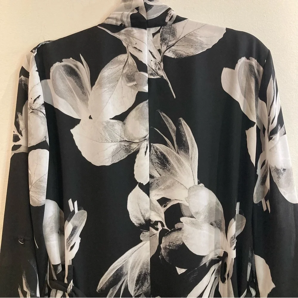 LE CHATEAU Sz L Black White Cascade Belted Unlined Slinky Flowy Overcoat Kimono - Picture 12 of 13